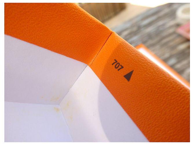 Hermès Kelly 25 Komplettset (Box und Staubbeutel) Beige Orange - Ansicht 9