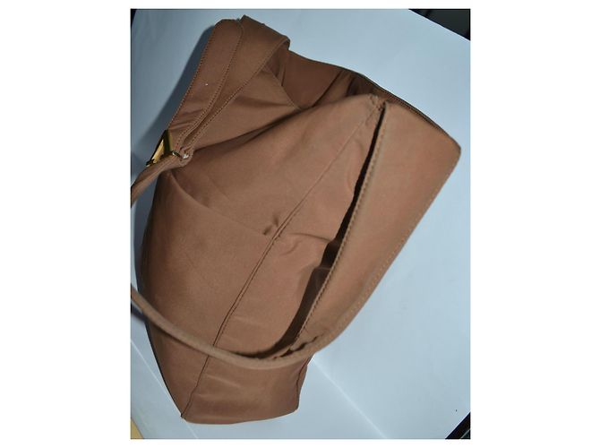 Bolso de hombro Valentino Garavani en nylon marrón Castaño - vista 5