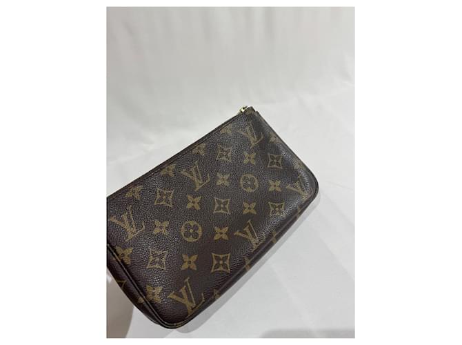 Louis Vuitton Pochette Accessoire GM Monogram Marrone Marrone chiaro - vista 2
