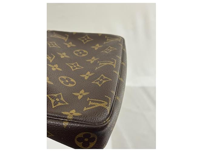 Louis Vuitton Pochette Accessoire GM Monogram Marrone Marrone chiaro - vista 8