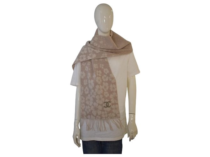 Timeless Chanel Sciarpa stretta Camelia in lana e cashmere - Beige - vista 10