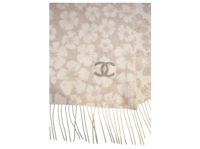 Timeless Chanel Sciarpa stretta Camelia in lana e cashmere - Beige - vista 4