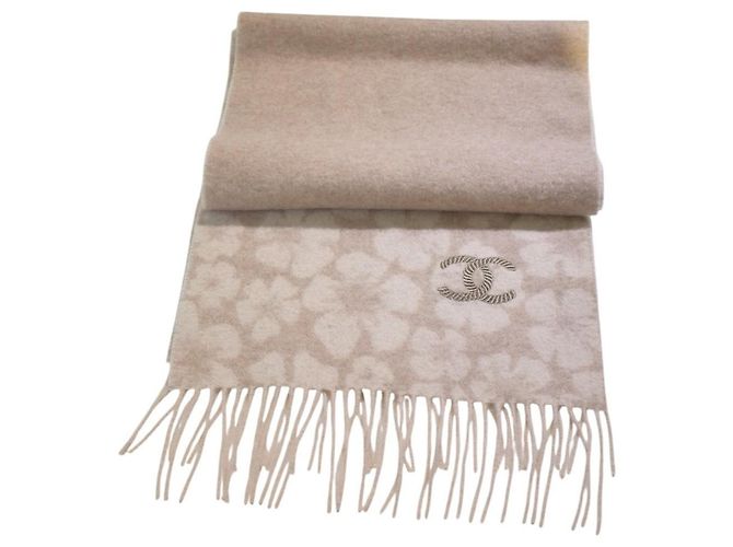 Timeless Chanel Sciarpa stretta Camelia in lana e cashmere - Beige - vista 6