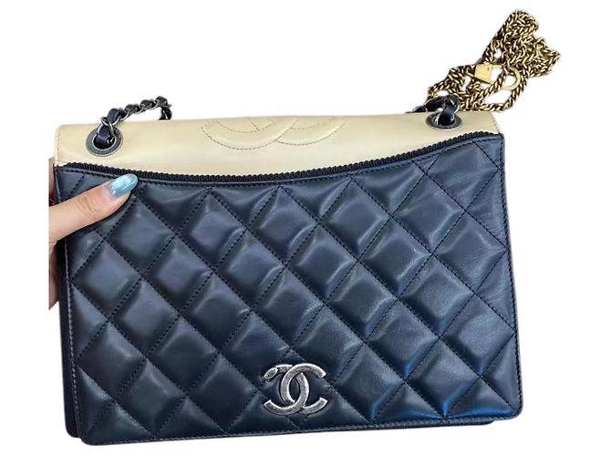 Borsa Chanel Ballerine in pelle di vitello trapuntata nero/beige - vista 12