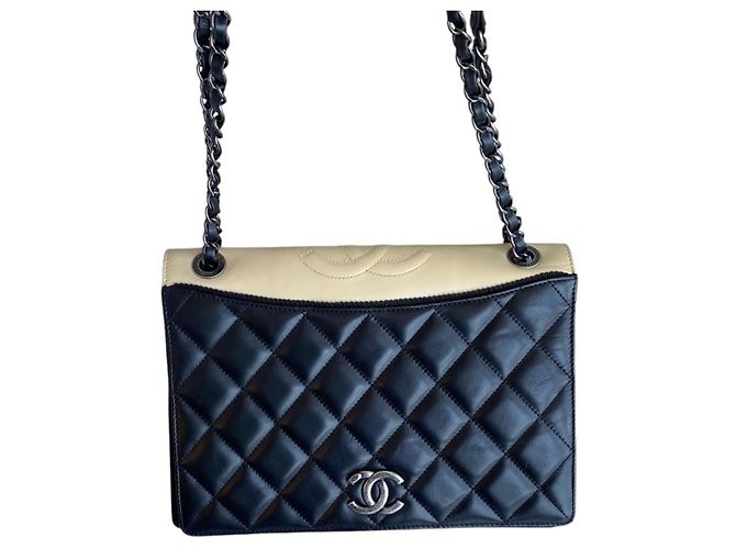 Borsa Chanel Ballerine in pelle di vitello trapuntata nero/beige - vista 6