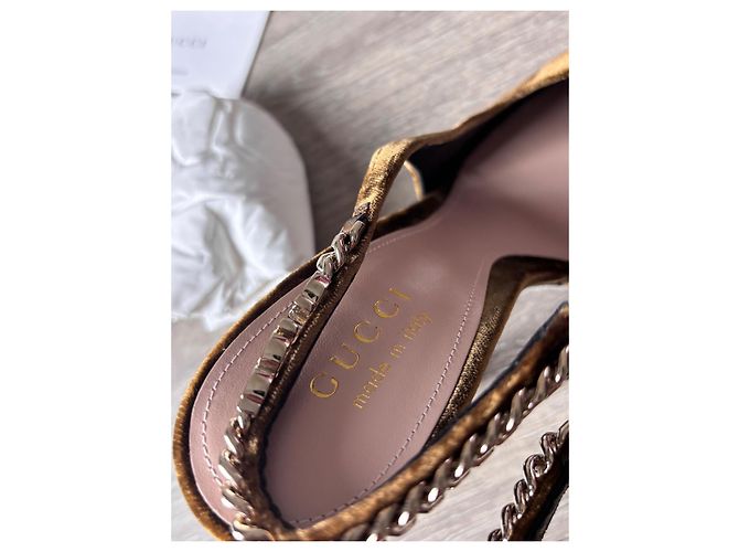 Gucci Sandali Stiletto in Velluto Marrone con Catena - vista 7