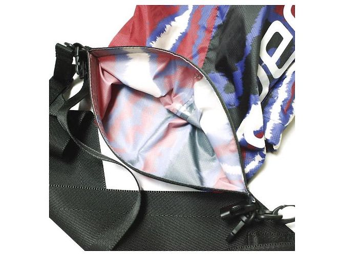 Autre Marque Borsa a tracolla Toga × Speedo Limited Rosso Blu navy - vista 8