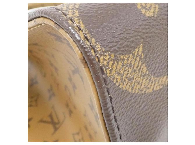 Borsa Louis Vuitton OnTheGo Monogram Giant Marrone - vista 3