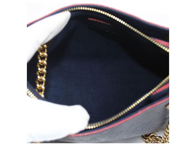Borsa a tracolla Louis Vuitton Surenne BB Rosso - vista 4