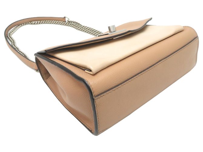 Borsa a tracolla Louis Vuitton MyLockme BB Beige Crudo - vista 3