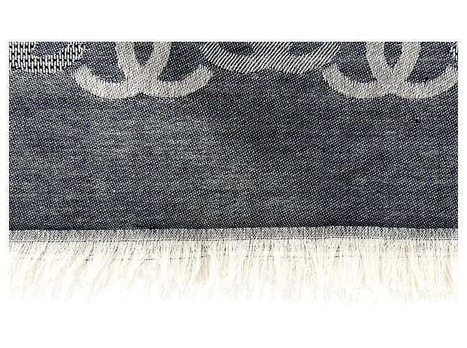 Timeless Stola in cashmere Chanel blu navy e bianco - vista 4