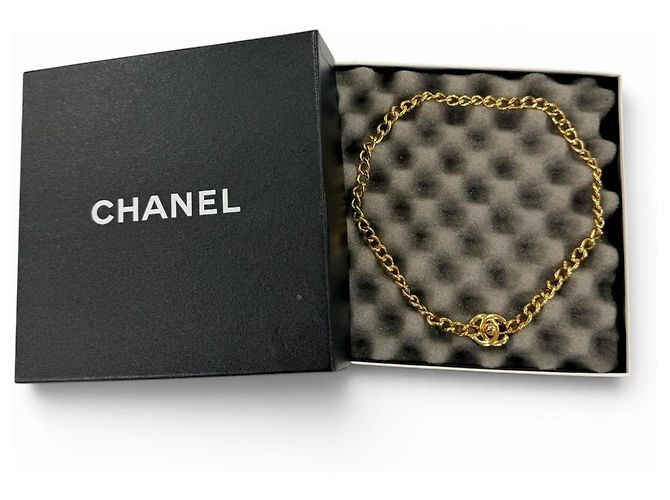 Collana Chanel Vintage 96A Coco Mark Turnlock D'oro - vista 2