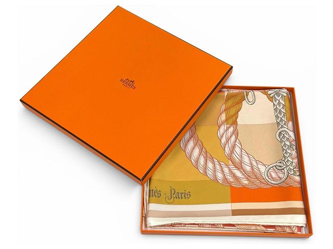 Hermès HERMES Carré 90 Gavroche della Cavalleria Sciarpa in seta Multicolore - vista 2