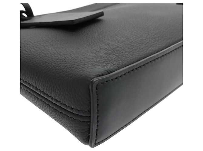 Louis Vuitton LV Aerogram Takeoff Handbag Pouch M69837 Black - view 3