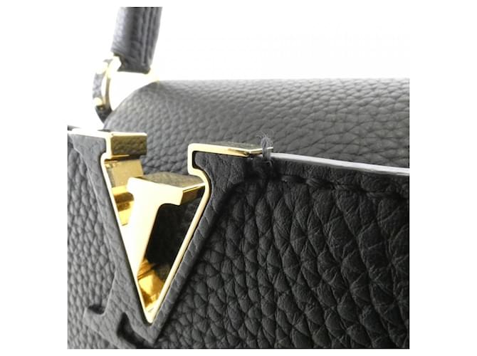Borsa Louis Vuitton Capucines BB Nero - vista 4