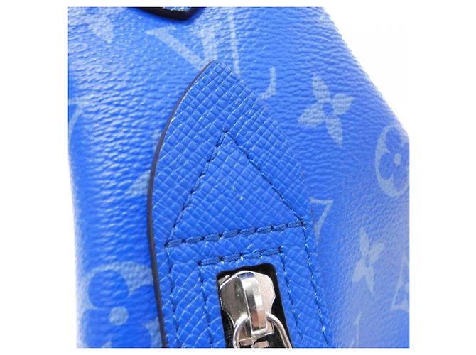 Borsa a tracolla Louis Vuitton Taiga Rama Duo Slingback Blu - vista 5