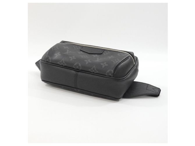 Borsa a Spalla Louis Vuitton Taiga Lama Nero - vista 3