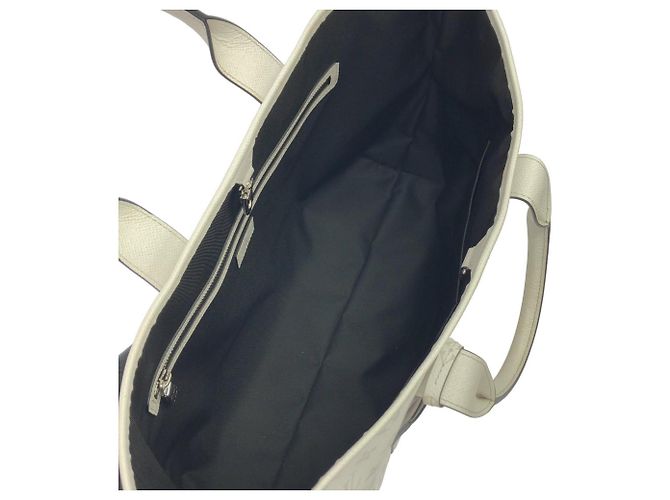 Borsa Louis Vuitton Taiga Lama Weekend M30919 Bianco - vista 9