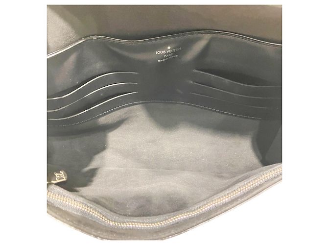 Borsa a tracolla Louis Vuitton Pochette Iena Nero - vista 8