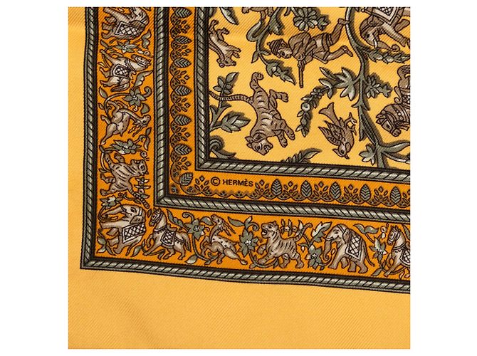 Foulard in seta Chasse en Inde giallo Hermès 42 Senape - vista 5