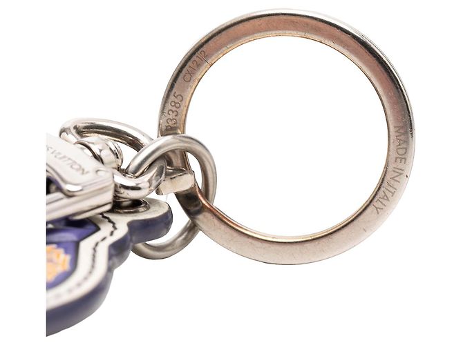 Portachiavi e charm Illustre in pelle stampata viola e ottone Louis Vuitton LV Varsity Jacket Porpora - vista 4