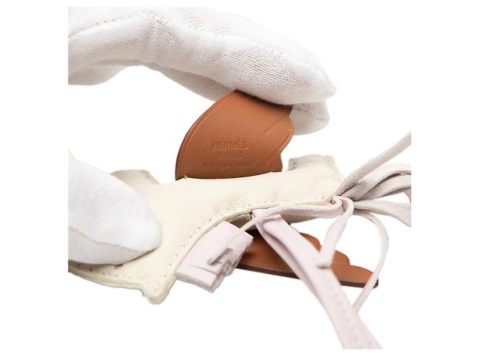 Charm per borsa Hermès White Milo Agnello e Swift Grigri Rodeo Pegase PM Bianco Crudo - vista 3