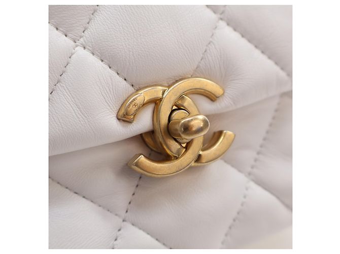 Chanel White Mini Quilted Lambskin Candy Chain Flap Bianco - vista 9