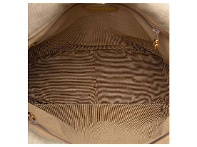 Tote Chanel Beige CC Canvas con Asa de Carey - vista 4
