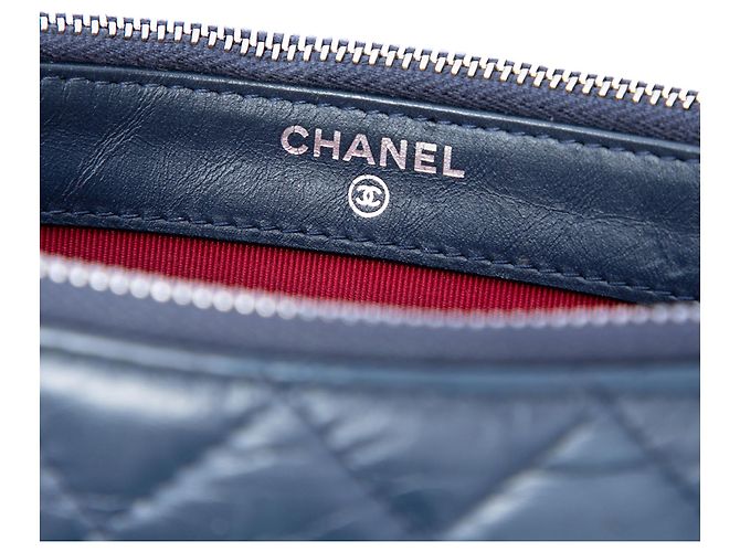 Clutch Chanel Gabrielle Blue Bicolor in pelle di vitello invecchiata con doppia zip e catena Blu navy - vista 5