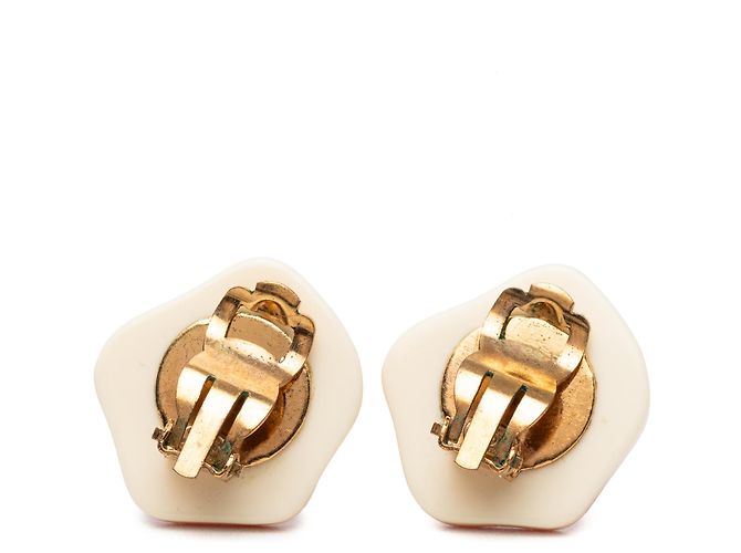 Orecchini a clip Chanel White CC Resin Camellia Bianco Crudo - vista 2