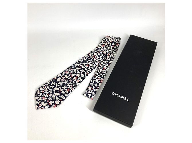 Chanel Black and White Silk Cravat - view 8