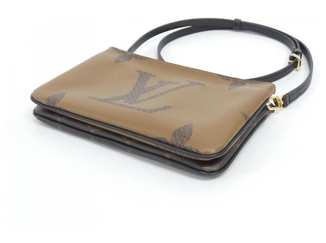 Borsa a tracolla Pochette Double Zip Monogram Giant Louis Vuitton Marrone Monogramma - vista 3