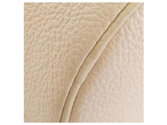 Borsa a tracolla Louis Vuitton Monogram Empreinte Papillon BB D'oro Crudo - Ansicht 4