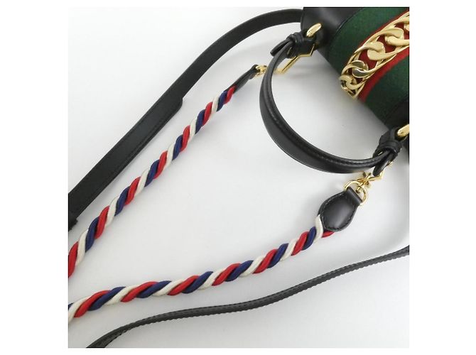Borsa Gucci Sylvie 470270 D4ZAG Nero - vista 6