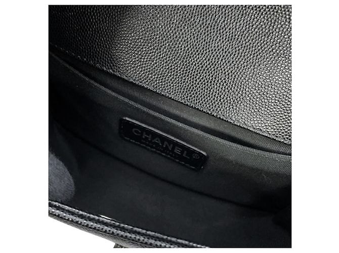 Boy Borsa a tracolla con catena in pelle di vitello martellata nera Chanel Nero - vista 10