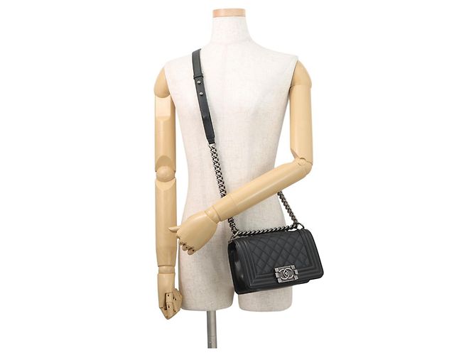 Boy Borsa a tracolla con catena in pelle di vitello martellata nera Chanel Nero - vista 5