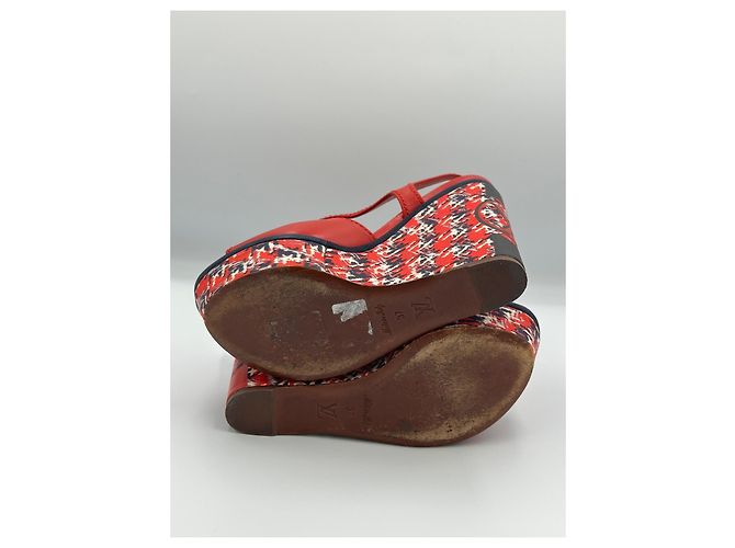 Louis Vuitton Sandali Zeppa in Pelle Rossa e Tweed Taglia 37 Bianco Rosso Blu navy - vista 13