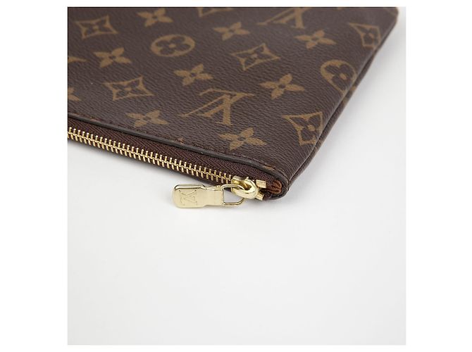 Louis Vuitton Clutch Etyu Boyajou Pm Bianco - vista 7