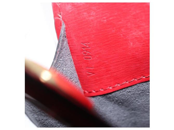 Louis Vuitton Cluny Shoulder Bag Epi Leather Red - view 7