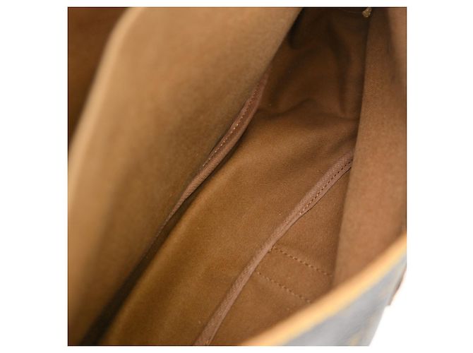 Louis Vuitton Saumur Monogram Canvas 35 Marrone - vista 3