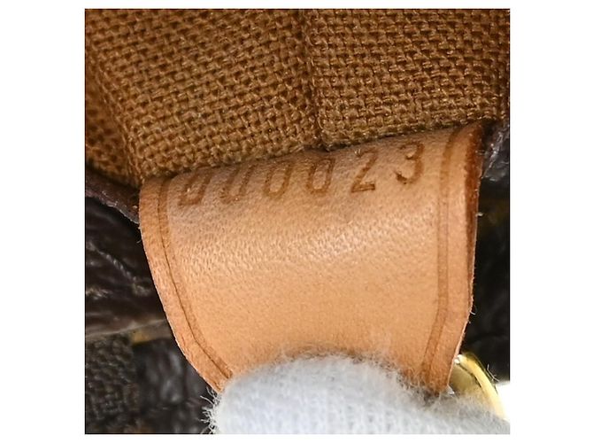 Louis Vuitton Cabas Mezzo Monogram Canvas Castaño - vista 5