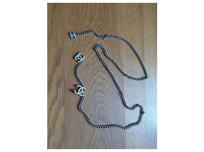 Chanel Kettengürtel mit CC-Logos Aus weiß Silber Hardware - Ansicht 2