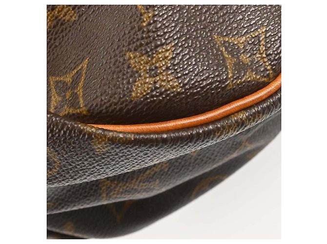 Louis Vuitton Saumur Monogram Canvas 35 Marrone - vista 7