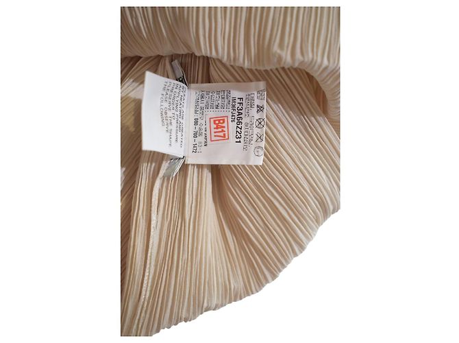Issey Miyake Pleats Please Blusa Crema Beige - vista 10