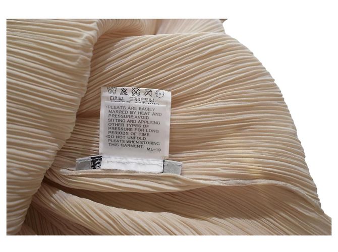 Issey Miyake Pleats Please Blusa Crema Beige - vista 9