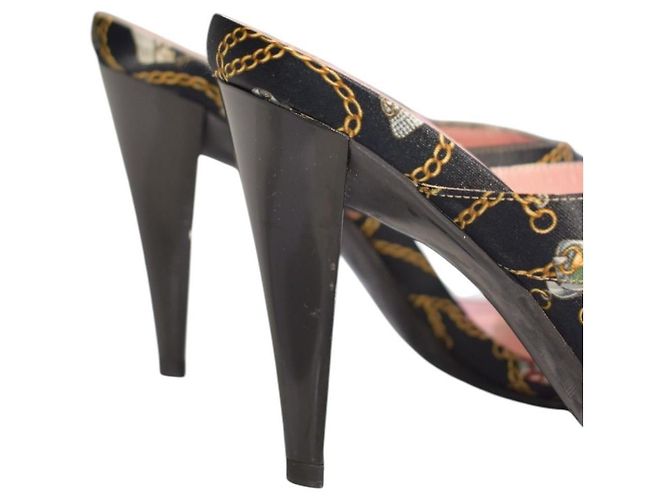 Mule Gucci Vintage in Seta con Stampa a Catena Nero Rosa D'oro - vista 14