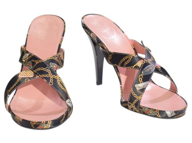 Mule Gucci Vintage in Seta con Stampa a Catena Nero Rosa D'oro - vista 2