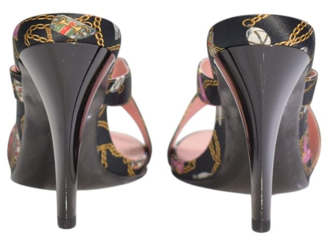 Mule Gucci Vintage in Seta con Stampa a Catena Nero Rosa D'oro - vista 7