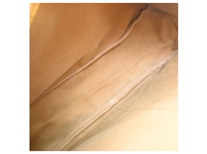 Louis Vuitton Saumur Monogram Canvas 35 Marrone - vista 3