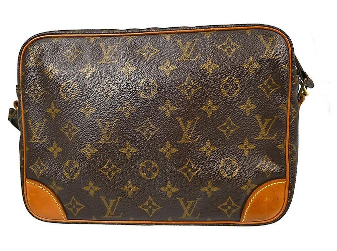 Louis Vuitton Nil Messenger Monogram Canvas 28 Marrom - vista 2